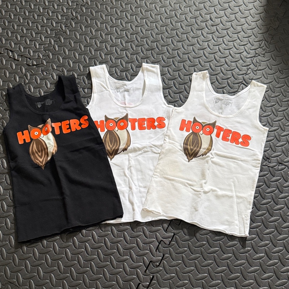 Hooters Tank Top - Black and White